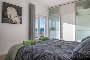 2 bedrooms, iron/ironing board, Internet, bed sheets