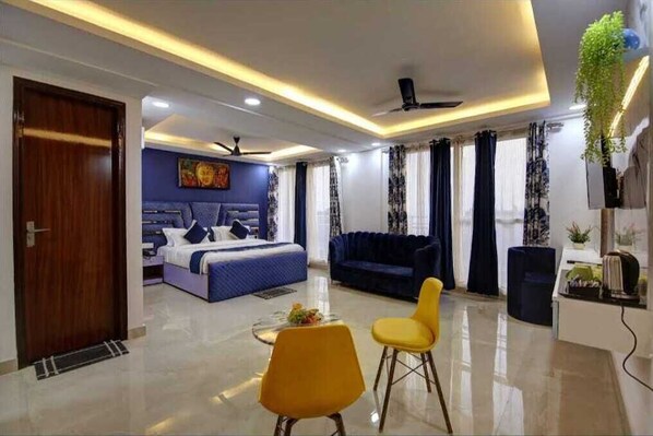 Superior Room | 1 bedroom, free wired internet - Hotel Noida Dreamz 144 (Noida)