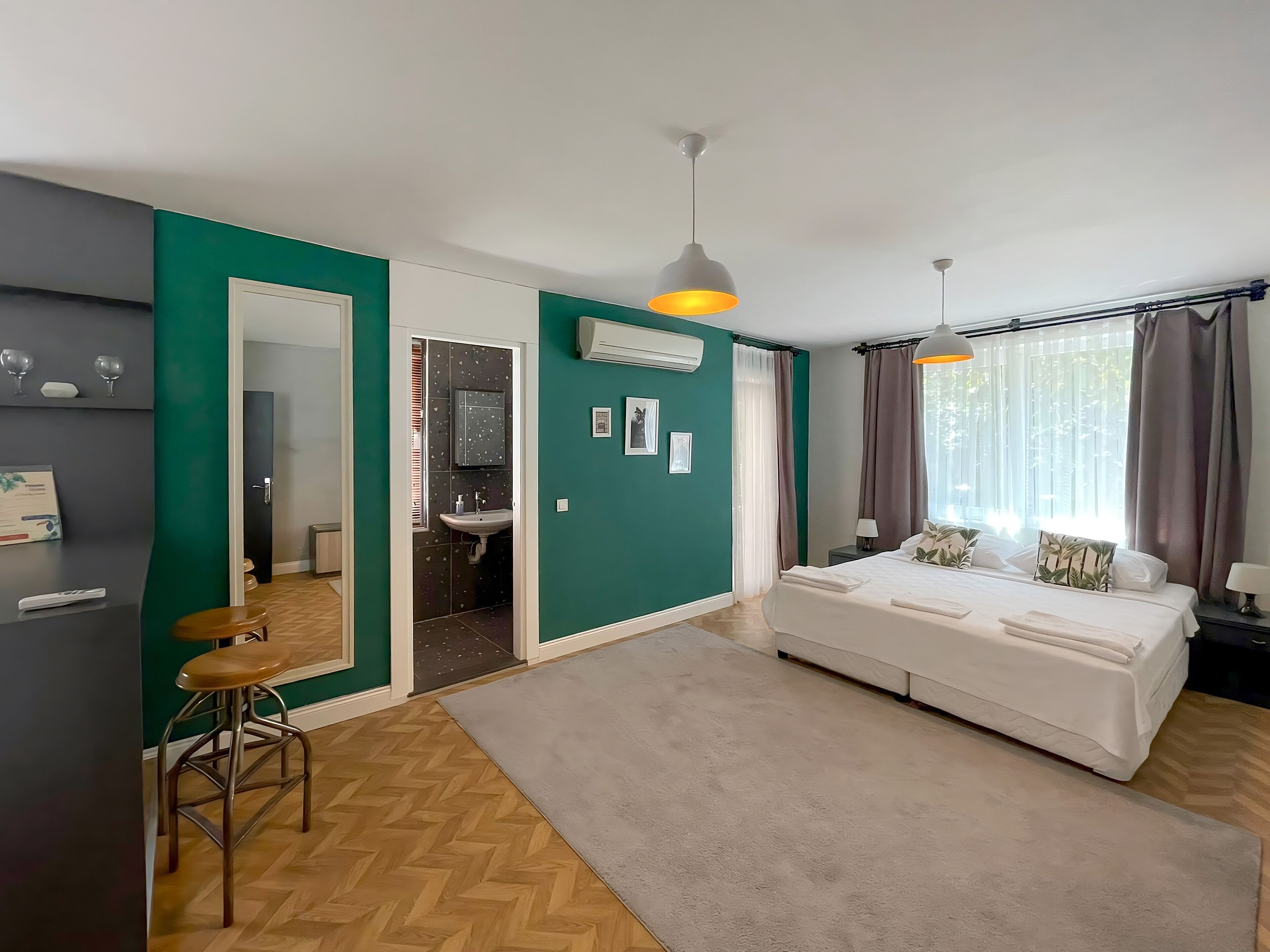 Deluxe Double Room | Premium bedding, minibar