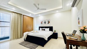 4 bedrooms, iron/ironing board, WiFi, bed sheets