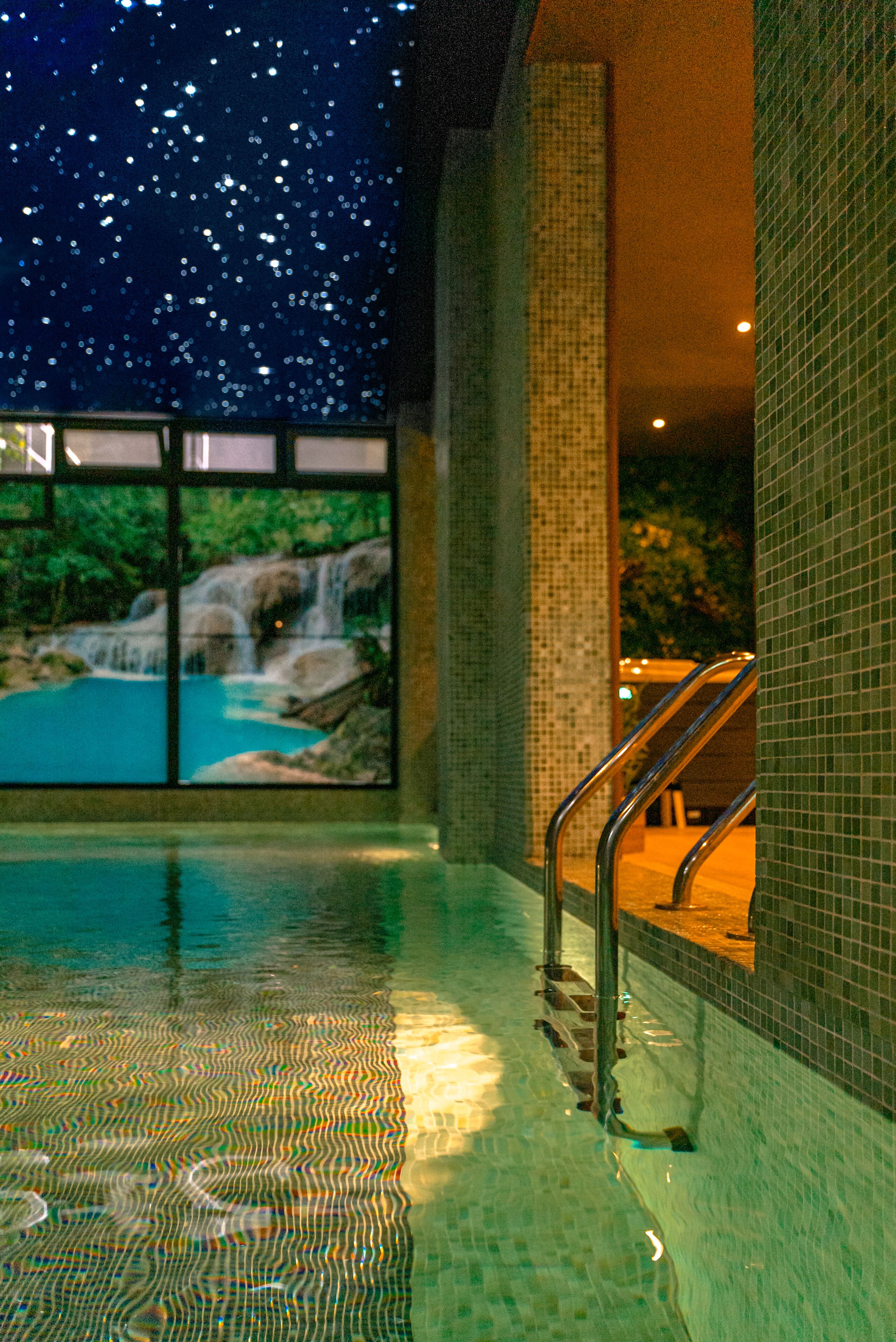Sauna, steam room, body treatments, body scrubs, facials
