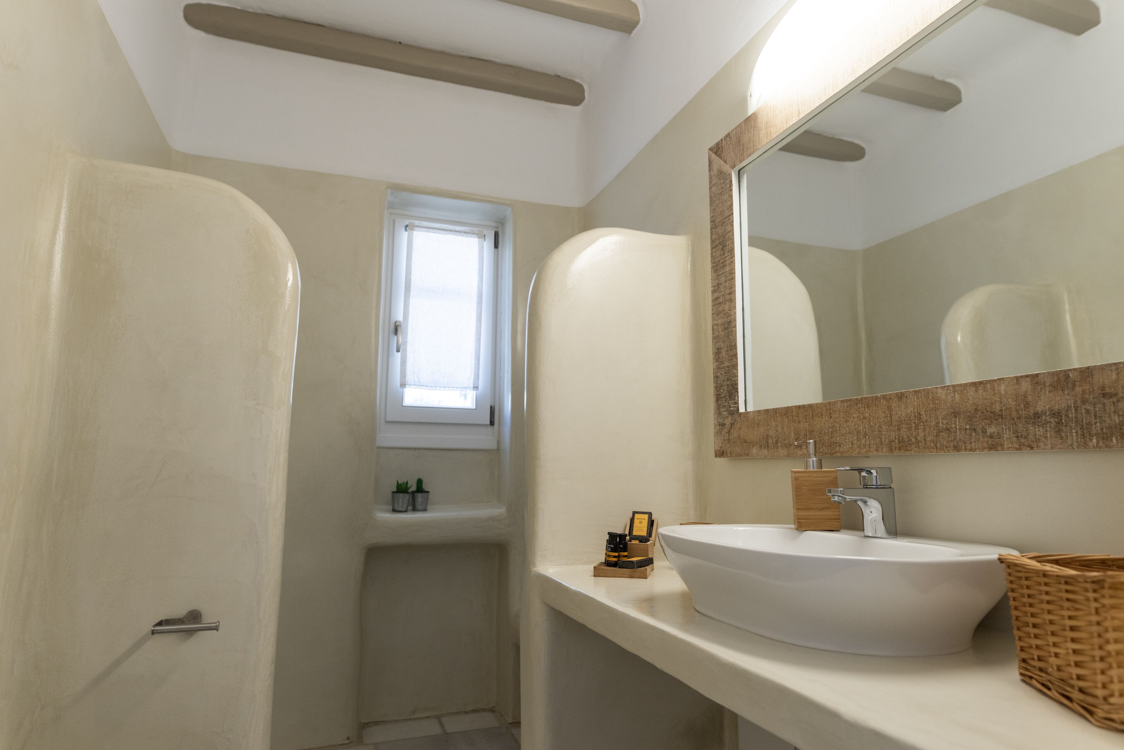 Villa, 4 Bedrooms, Ocean View | Bathroom | Designer toiletries, hair dryer, bathrobes, slippers