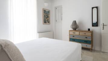 Villa, 4 Bedrooms, Ocean View | 4 bedrooms, in-room safe, desk, soundproofing