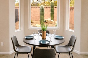 Dining - Relaxing Summer Nights at Casa Buena Vida - | Pool | Fire Pit Table | Games (Oro Valley)