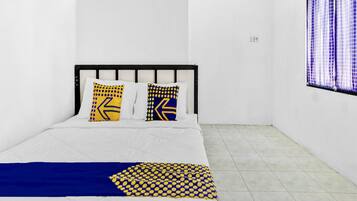 Economy Double Room | Laptop workspace, free WiFi, bed sheets