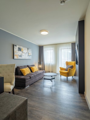 Business Suite, Balcony | Living area