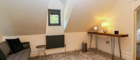 Cottage | Interior