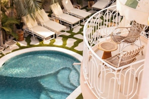 Sesongbasert utendørsbasseng