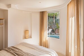 Blackout curtains, iron/ironing board, free WiFi, bed sheets - Maison Carla Rosa (Cannes)