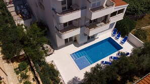 Exterior - Apartment Libra With Private Pool (Okrug Gornji)