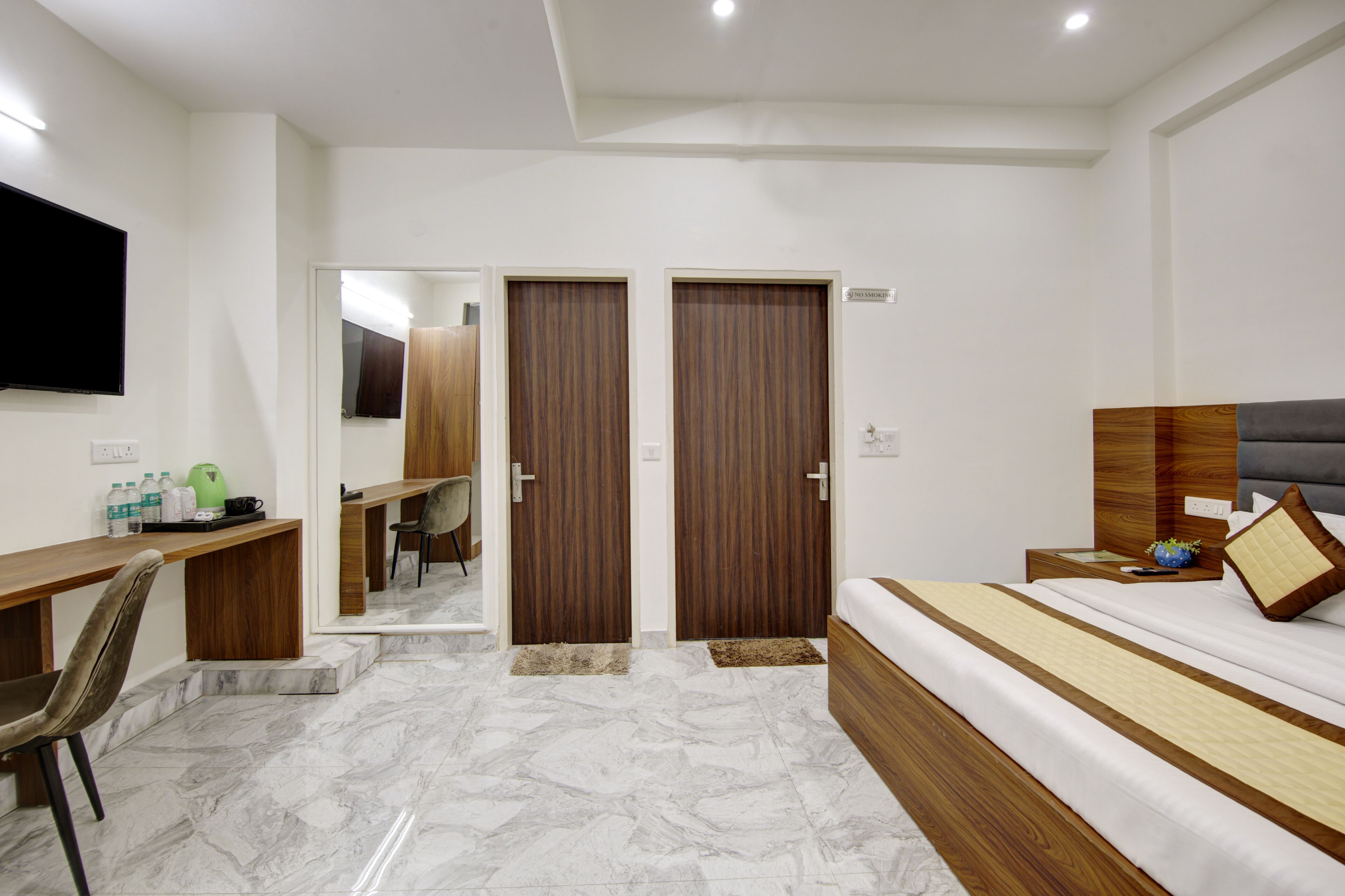 Photo - Hotel S B Inn Near New Delhi railway Station Paharganj