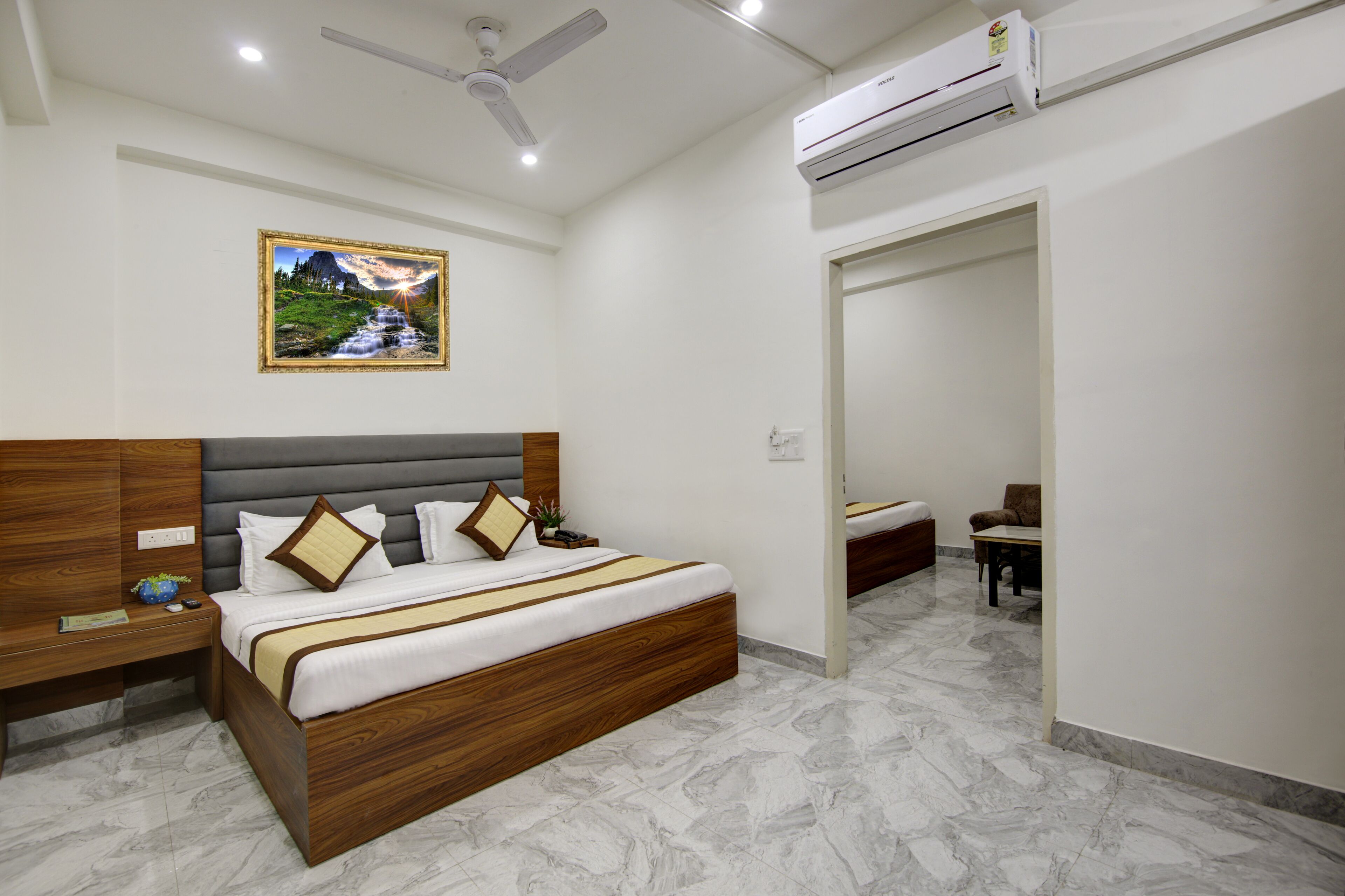Photo - Hotel S B Inn Near New Delhi railway Station Paharganj