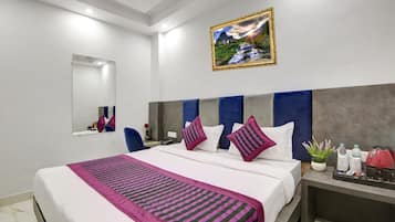 1 bedroom, Egyptian cotton sheets, premium bedding, down duvets