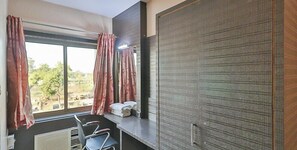 Elite Room | 1 bedroom - Hotel Radhika (Katni)
