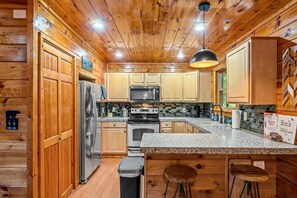 Fridge, microwave, oven, stovetop - Enchanted Elm: Peaceful 3BR GBurg w/Hot Tub + Fireplace* Privacy! (Sevierville)