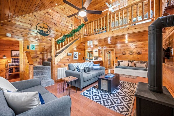 TV, fireplace - Enchanted Elm: Peaceful 3BR GBurg w/Hot Tub + Fireplace* Privacy! (Sevierville)