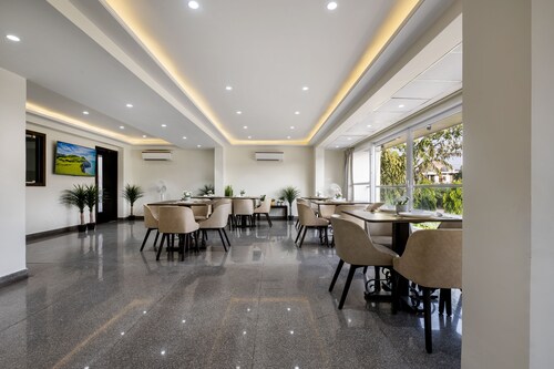 Palm Stay - Studios & Rooms