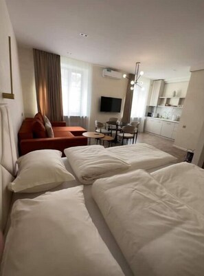 1 bedroom, WiFi - Cosy Studio • 10min from Cascade • Self Check-In (Yerevan)