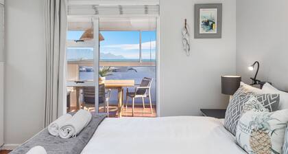 Big Bay Beach Club 37