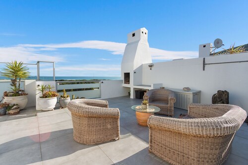 Big Bay Beach Club 37