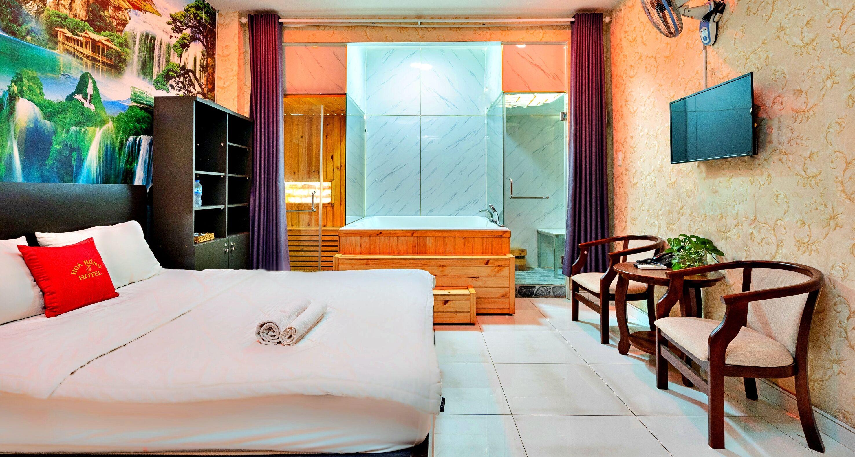 1 bedroom, Egyptian cotton sheets, premium bedding, memory-foam beds