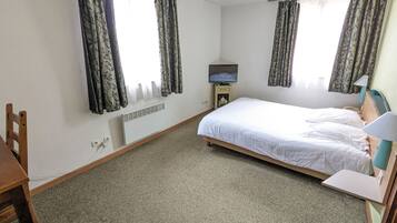 Habitación básica doble | Wifi gratis y ropa de cama