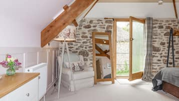 2 bedrooms, individually decorated, individually furnished, free WiFi