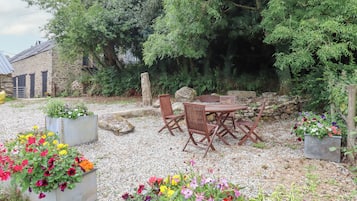 Cottage | Outdoor dining