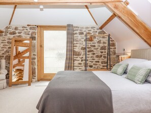 2 habitaciones, decoración personalizada y muebles diferentes 