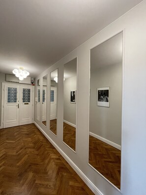 Exclusive Penthouse | Living area | 45-inch Smart TV with digital channels, TV, Netflix - Penthouse Panorama - LoftAffair (Kraków)