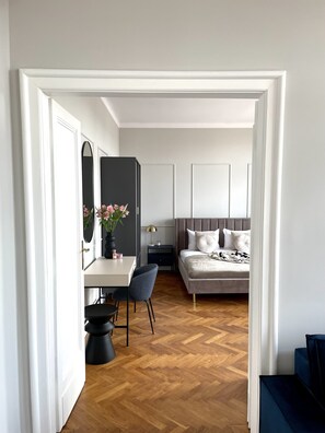 Exclusive Penthouse | Living area | 45-inch Smart TV with digital channels, TV, Netflix - Penthouse Panorama - LoftAffair (Kraków)