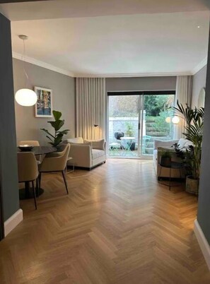 Living area - Stunning Garden Flat Primrose Hill / Camden (London)