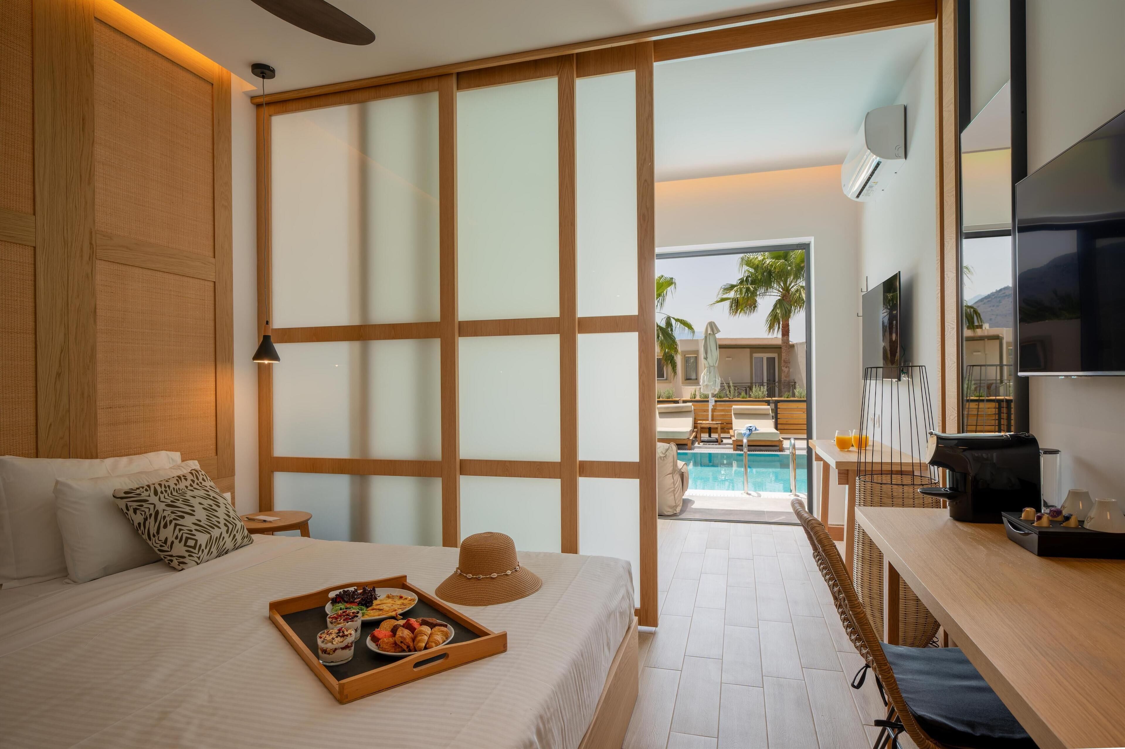 1 bedroom, free minibar items, in-room safe, desk