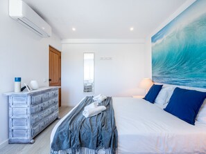 3 chambres, fer et planche à repasser, Wi-Fi, draps fournis