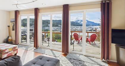 Juneau Oceanfront Home Overlooking Auke Bay