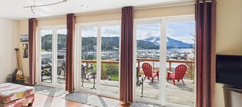 Juneau Oceanfront Home Overlooking Auke Bay