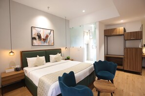 华丽客房, 1 张大床 (Studio+) | 1 多间卧室、记忆海绵床垫、办公桌、隔音