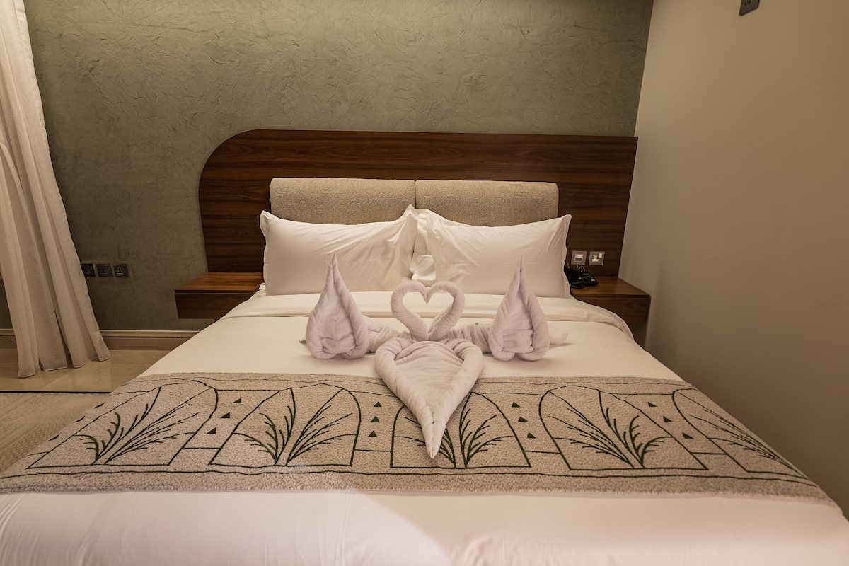 1 bedroom, premium bedding, minibar, in-room safe
