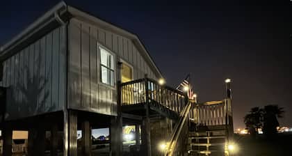 Relax & Unwind in a Serene Retreat Near the Beach