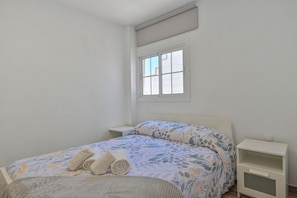 2 habitaciones, tabla de planchar con plancha y wifi gratis 
