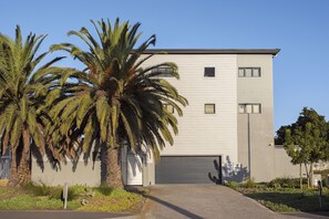 Apartment (2 Bedrooms) | Interior - Atlantic Port 9 (Cape Town)