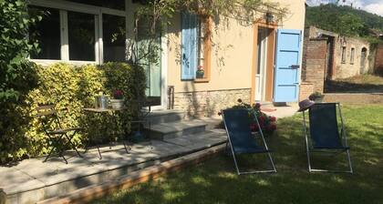 Cozy country house,CASA IL GLICINE, for a relaxing holiday surrounded by nature