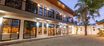 Bamboo Paraiso Beach Resort