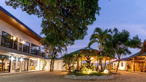 Mặt tiền nơi lưu trú