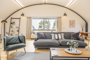 تلفزيون، مدفأة، تنس طاولة