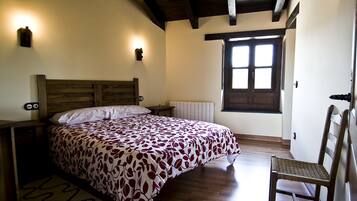 5 slaapkamers, een strijkplank/strijkijzer, beddengoed