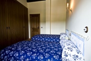 5 Schlafzimmer, Bügeleisen/Bügelbrett, Bettwäsche