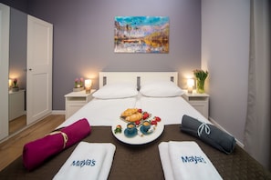 Deluxe Apartment | 2 bedrooms, iron/ironing board, free WiFi