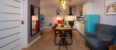 Deluxe Apartment | In-room dining