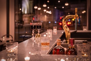 Bar (en el alojamiento)